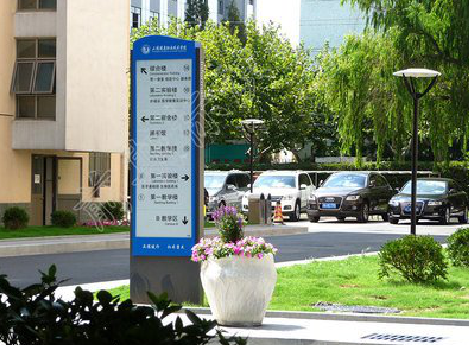  遂平哪些因素影响宣传栏的制作？